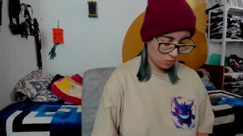 Snapshot of waningrosee chatting on 03/05/25, 04:02 Waningrose  Lu online show from 03/05/25, 04:02