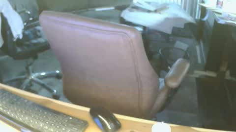 Snapshot of wantitbutyoucanthaveit chatting on 11/11/25, 03:34 inittogetitin online show from 11/11/25, 03:34