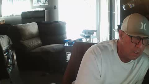 Snapshot of wantitbutyoucanthaveit chatting on 11/26/25, 10:00 inittogetitin online show from 11/26/25, 10:00