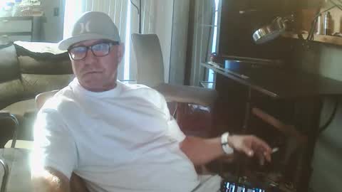 Snapshot of wantitbutyoucanthaveit chatting on 12/04/25, 11:57 inittogetitin online show from 12/04/25, 11:57