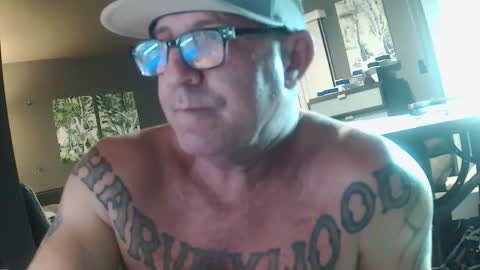 Snapshot of wantitbutyoucanthaveit chatting on 12/05/25, 12:03 inittogetitin online show from 12/05/25, 12:03