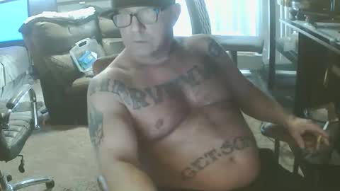 Snapshot of wantitbutyoucanthaveit chatting on 12/14/25, 08:02 inittogetitin online show from 12/14/25, 08:02