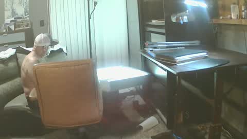 Snapshot of wantitbutyoucanthaveit chatting on 12/16/25, 02:05 inittogetitin online show from 12/16/25, 02:05