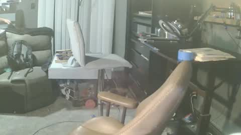 Snapshot of wantitbutyoucanthaveit chatting on 12/17/25, 08:53 inittogetitin online show from 12/17/25, 08:53