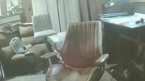 Snapshot of wantitbutyoucanthaveit chatting on 12/19/25, 01:45 inittogetitin online show from 12/19/25, 01:45