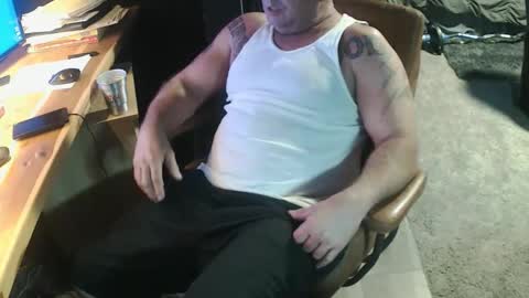 Snapshot of wantitbutyoucanthaveit chatting on 12/22/25, 09:50 inittogetitin online show from 12/22/25, 09:50