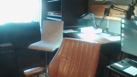 Snapshot of wantitbutyoucanthaveit chatting on 02/02/26, 05:00 inittogetitin online show from 02/02/26, 05:00