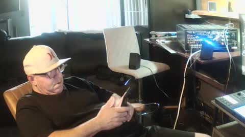 Snapshot of wantitbutyoucanthaveit chatting on 02/08/26, 01:09 inittogetitin online show from 02/08/26, 01:09