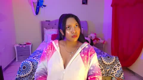Snapshot of warisgoddes chatting on 01/07/25, 03:57 EMILY online show from 01/07/25, 03:57
