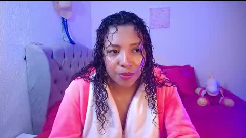 Snapshot of warisgoddes chatting on 09/11/25, 07:30 EMILY online show from 09/11/25, 07:30