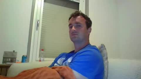 Snapshot of warr111 chatting on 05/06/26, 09:42 warr111 online show from 05/06/26, 09:42