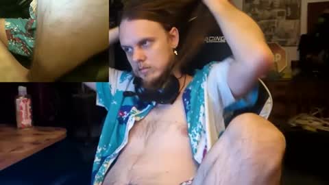 Snapshot of watchmegamer chatting on 11/24/25, 04:23 watchmegamer online show from 11/24/25, 04:23