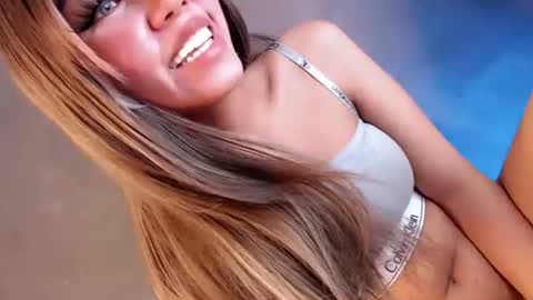 Isla Fox online show from 09/19/25, 05:53