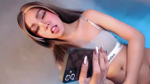 Isla Fox online show from 09/23/25, 05:21