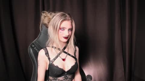 waterfallwoods online show from 12/15/24, 08:08