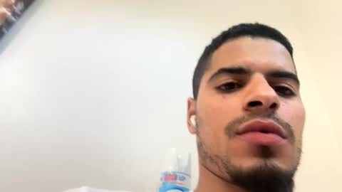 Snapshot of waveyyguyy chatting on 04/21/26, 09:28 Big Dick Papi online show from 04/21/26, 09:28