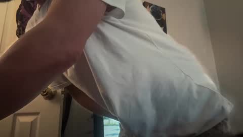 Snapshot of waynedangle chatting on 02/16/26, 07:04 Mike Hunt online show from 02/16/26, 07:04