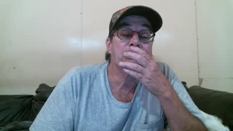 Snapshot of wbfarm chatting on 10/03/25, 01:57 WB Farm online show from 10/03/25, 01:57