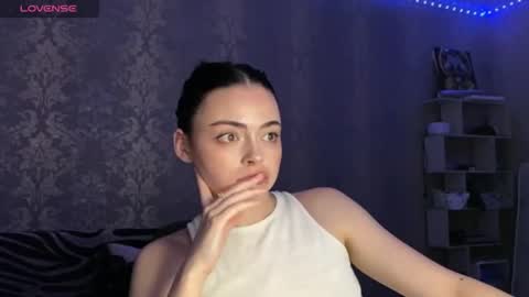 Snapshot of weareyoursun chatting on 04/17/26, 06:22 Alice online show from 04/17/26, 06:22