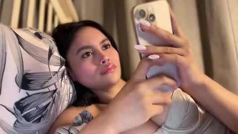 Maggie online show from 12/02/25, 03:29