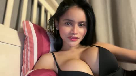 Snapshot of webcammaggie chatting on 02/03/26, 04:34 Maggie online show from 02/03/26, 04:34