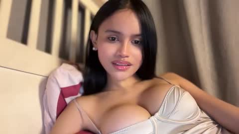 Snapshot of webcammaggie chatting on 02/08/26, 04:32 Maggie online show from 02/08/26, 04:32