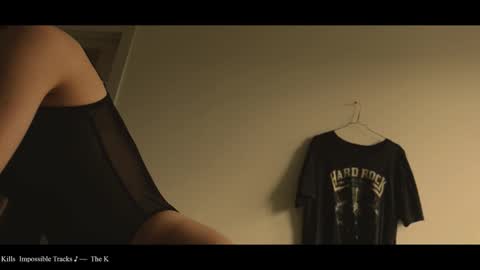 Snapshot of webcora chatting on 09/13/25, 12:16 Coraline online show from 09/13/25, 12:16