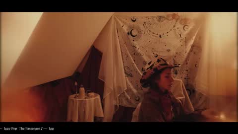 Snapshot of webcora chatting on 10/29/25, 06:42 Coraline online show from 10/29/25, 06:42