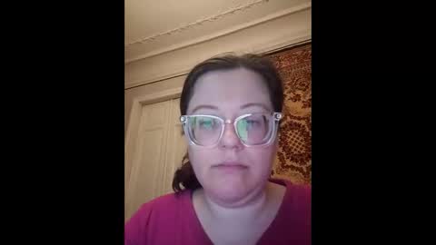 Snapshot of webgirl2 chatting on 10/29/25, 04:42 Marina online show from 10/29/25, 04:42