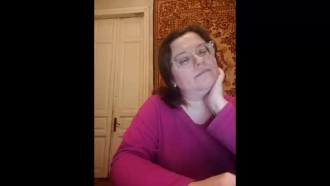 Snapshot of webgirl2 chatting on 11/15/25, 01:03 Marina online show from 11/15/25, 01:03