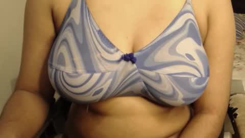 mina online show from 12/03/25, 10:08