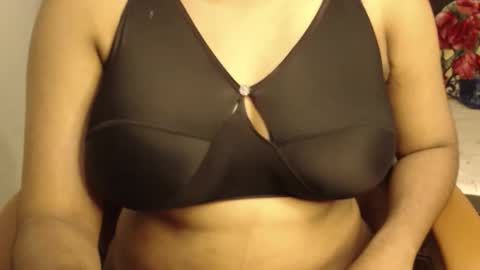 Snapshot of webshowxxx chatting on 03/10/26, 08:36 mina online show from 03/10/26, 08:36