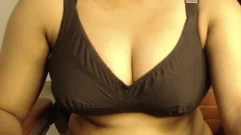 Snapshot of webshowxxx chatting on 04/27/26, 11:14 mina online show from 04/27/26, 11:14