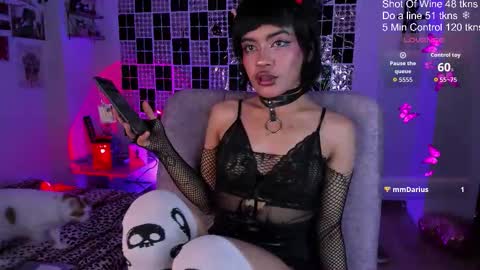 Snapshot of weed420moni chatting on 09/13/25, 09:09 weed420moni online show from 09/13/25, 09:09