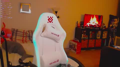  moon  online show from 11/19/25, 11:27