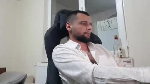 Snapshot of weezing442 chatting on 12/16/24, 05:00 alp online show from 12/16/24, 05:00