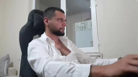 Snapshot of weezing442 chatting on 12/20/24, 06:56 alp online show from 12/20/24, 06:56