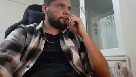 Snapshot of weezing442 chatting on 01/17/25, 05:41 alp online show from 01/17/25, 05:41