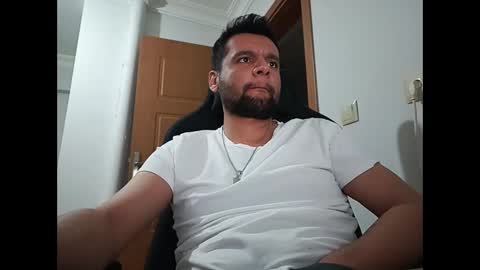 Snapshot of weezing442 chatting on 03/30/26, 05:25 alp online show from 03/30/26, 05:25