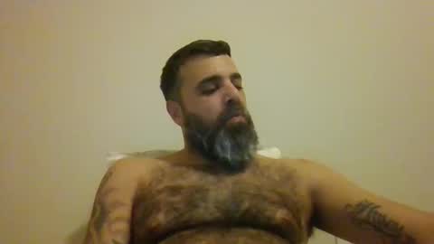 Snapshot of weezy210 chatting on 11/10/25, 01:48 Weezy online show from 11/10/25, 01:48