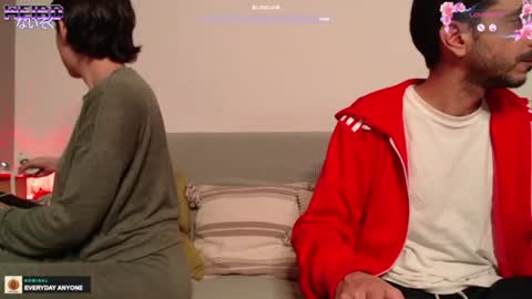 Snapshot of weird_inside chatting on 01/02/25, 11:16 Alyssa and James online show from 01/02/25, 11:16