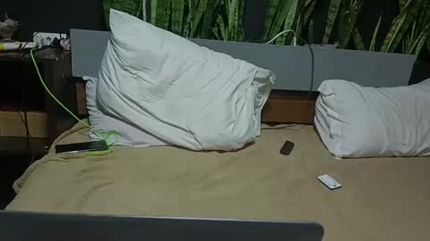 Snapshot of wellcrz chatting on 10/16/25, 10:33 wellcrz online show from 10/16/25, 10:33