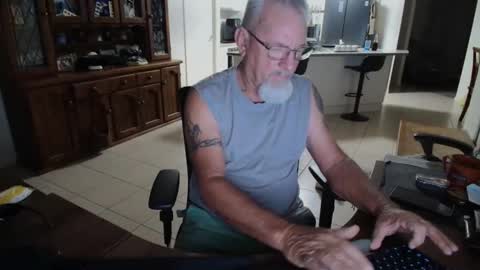 Snapshot of wellhelloo chatting on 02/22/26, 07:12 Wellhelloo online show from 02/22/26, 07:12