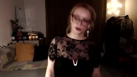 Liza online show from 11/24/25, 10:42