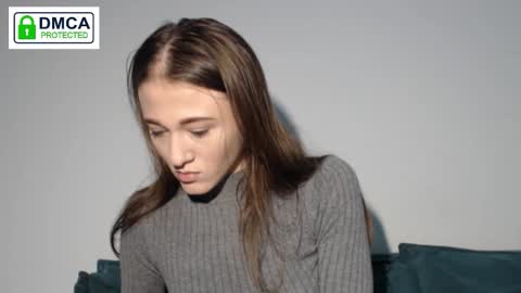 Snapshot of weltmilen chatting on 12/13/25, 09:42 Milena online show from 12/13/25, 09:42