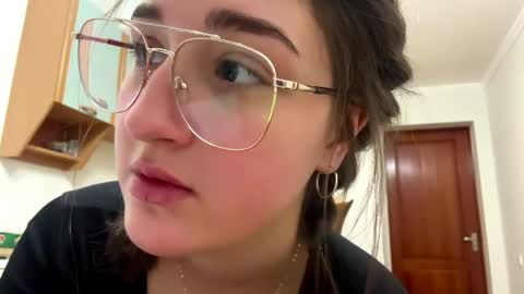 Snapshot of wendolynmusil chatting on 04/17/26, 04:32 Anna online show from 04/17/26, 04:32