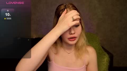 Wendy online show from 10/13/25, 01:16