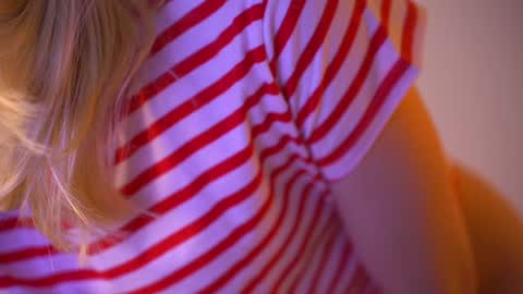 Snapshot of wendy_amber chatting on 12/24/24, 06:17 Daisy online show from 12/24/24, 06:17