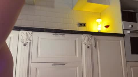 Snapshot of wendy_amber chatting on 01/05/25, 08:21 Daisy online show from 01/05/25, 08:21