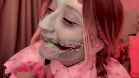 Snapshot of wendy_amber chatting on 10/31/25, 03:46 Daisy online show from 10/31/25, 03:46